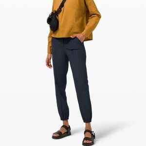 Lululemon Warpstreme High-Rise 7/8 Joggers in True Navy